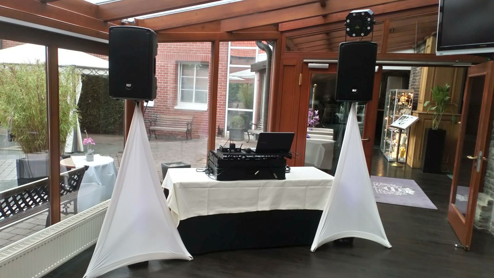 dj-platz im wintergarten clostermannshof