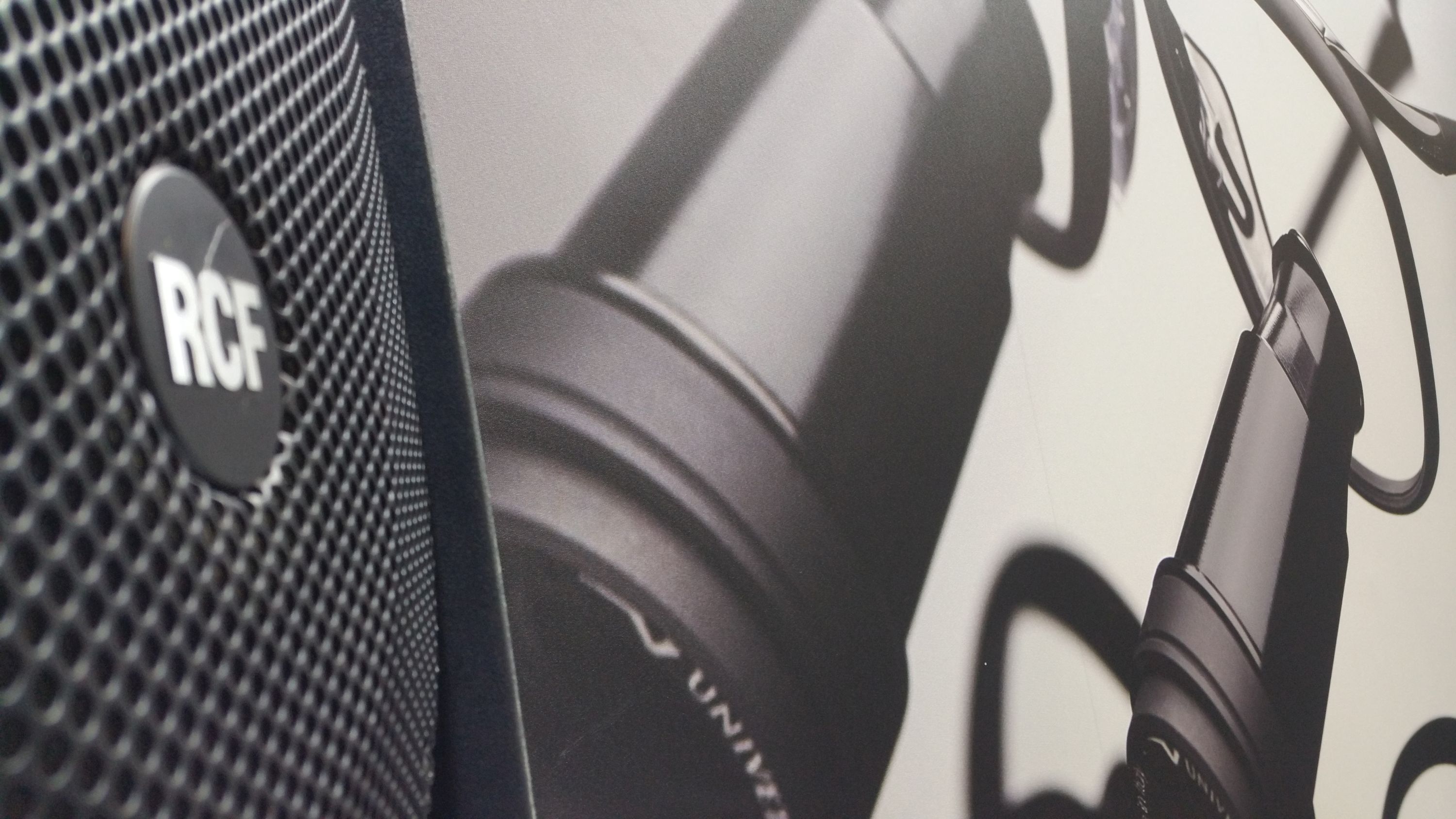 DJ-sound meets Italian optical style