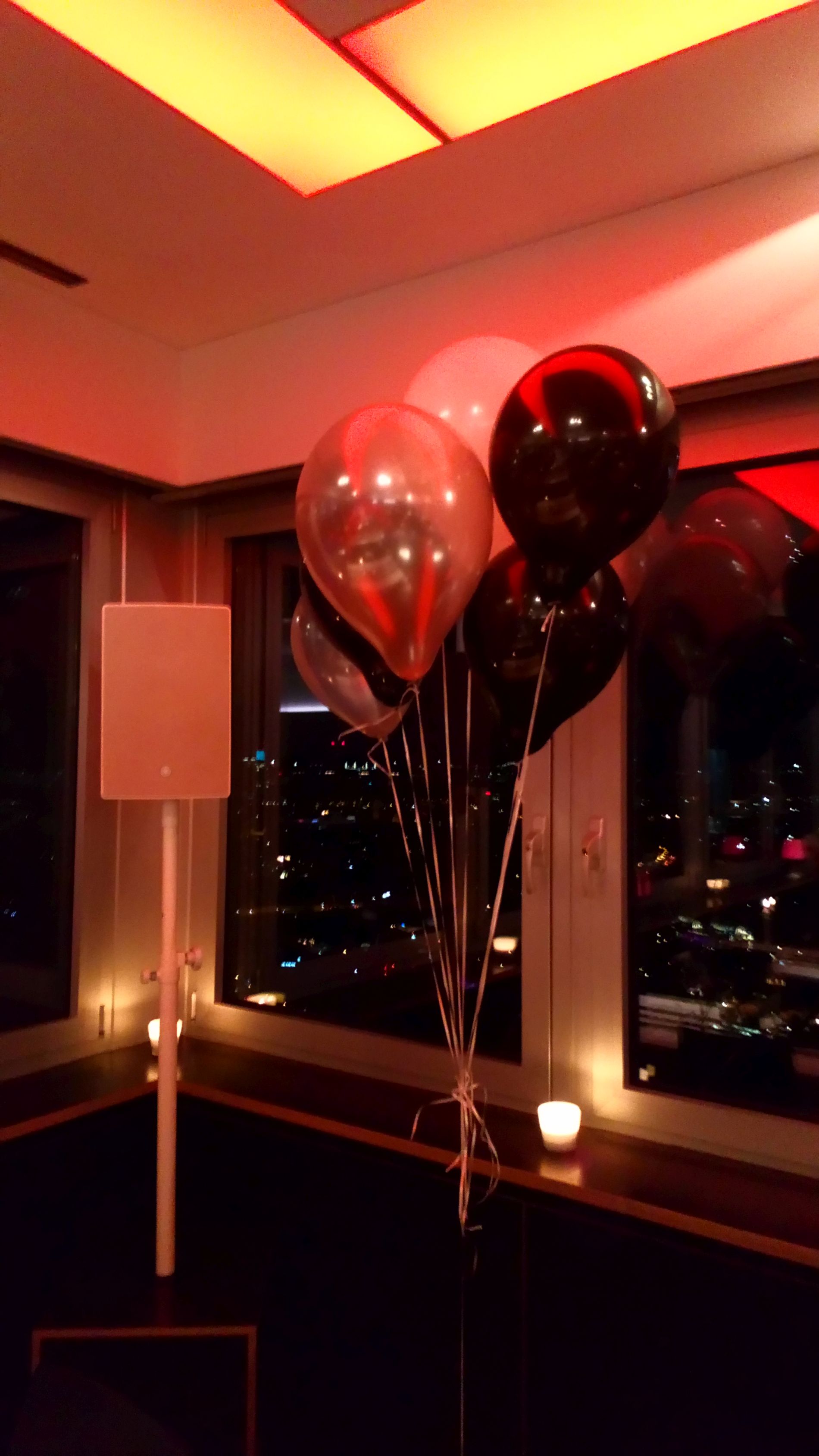 lautsprecher mit luftballons upcologne hochzeit