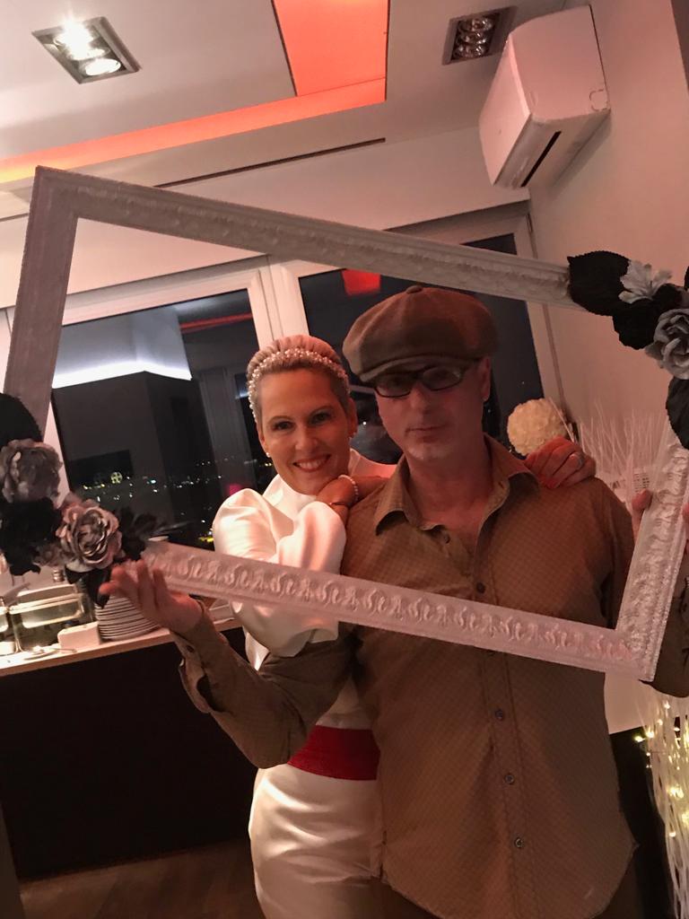 Braut und DJ im fotorahmen hochzeit upcologne 10.11.18